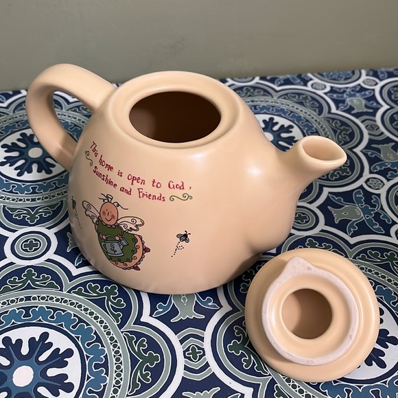 Ganz Teapot, 4 inches, cute flying angel with bees, great for collection. - Picture 4 of 9